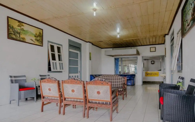 Hotel Raya by OYO Rooms