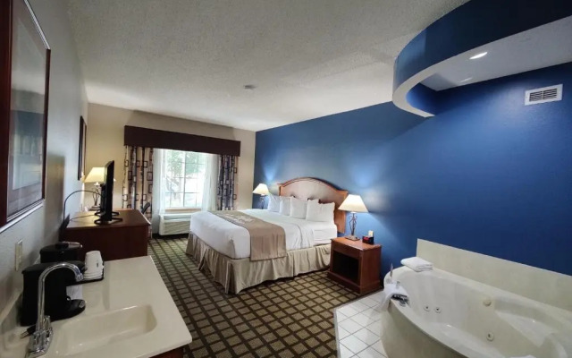 Norwood Inn and Suites