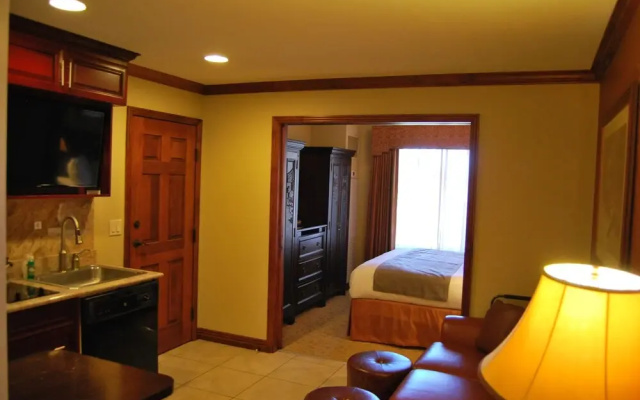 White Pines Studio at Westgate - Vista