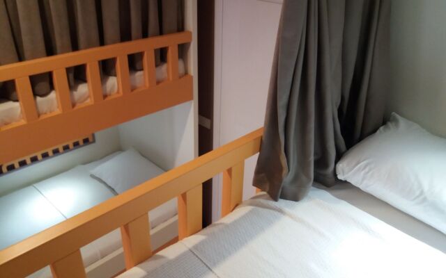 Sakura Hostel & Pub