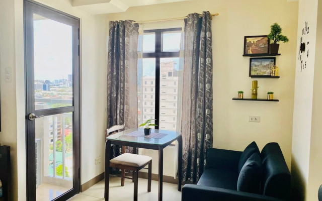 Mabolo Garden Flats by Sleeping Forest
