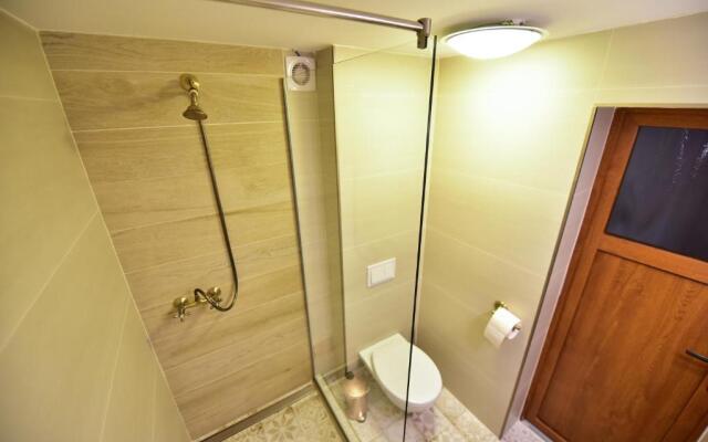 Thalia Apartment