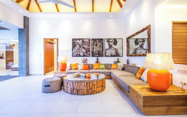 Modern 4 BR Villa 400m to the Beach in Canggu