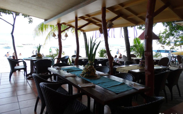 Alona Tropical Beach Resort