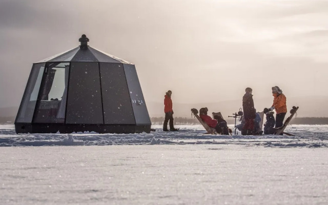 Arctic Guesthouse & Igloos