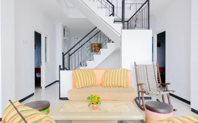 Oyo 437 Hnr Homestay Syariah