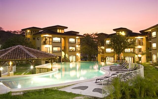 The Oaks Tamarindo Condominiums 200 mbs Internet