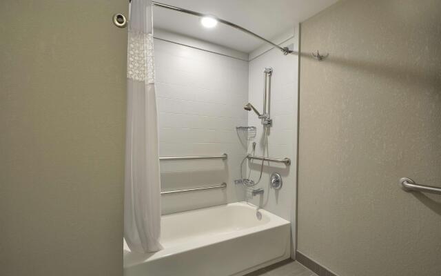 Hampton Inn Stafford/Quantico & Conference Center