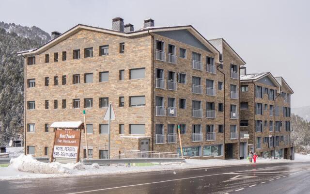 Peretol Apartments