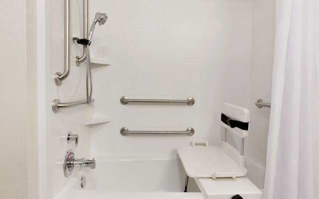 Hampton Inn & Suites Niles/Warren