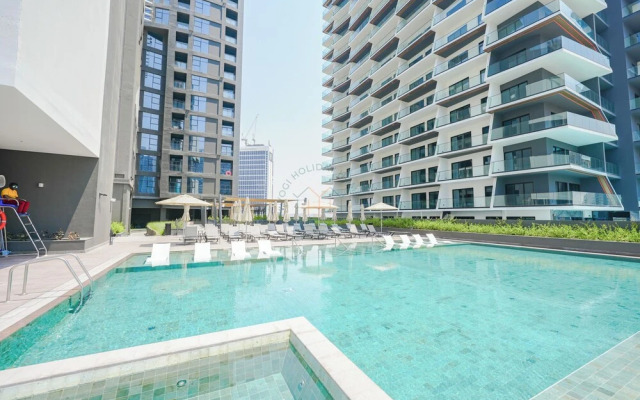 Urban Skyline City Comfort Studio