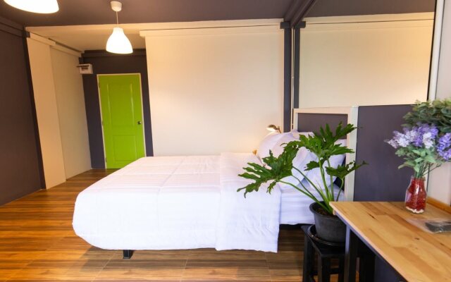 Mango 10 House