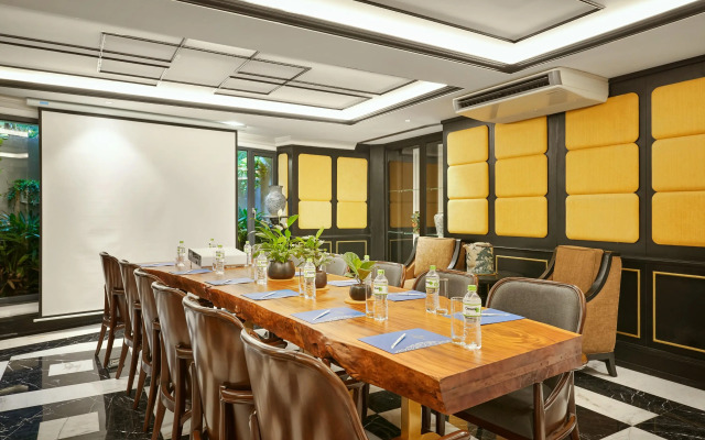 The Oriental Jade Hotel