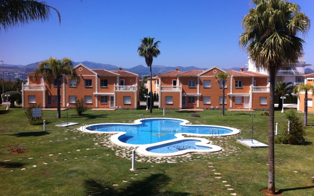 Apartamentos y Villas Oliva Nova Resort