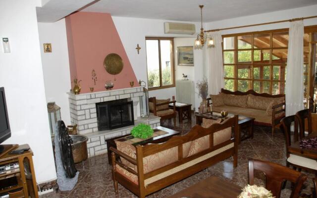 Porto Lourbas Hotel