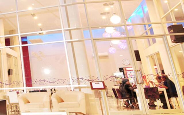 Royal Hotel n' Lounge