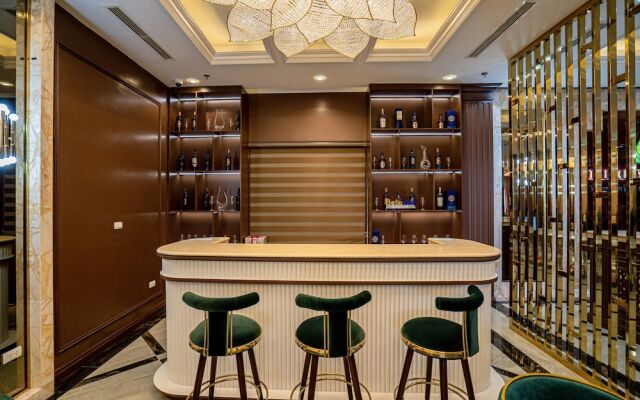 Luxury Hotel