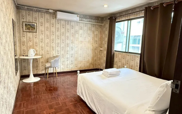 Stay On Sukhumvit 11