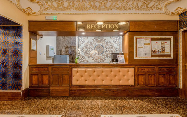 Muthu Fort William Hotel