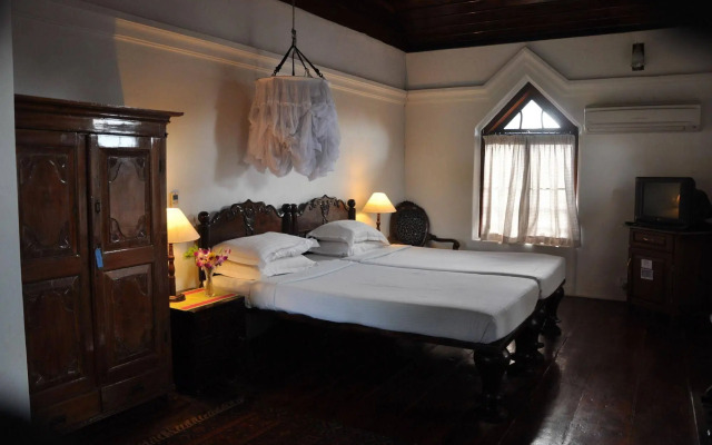 The Old Courtyard Hotel