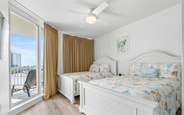 Picture Perfect 2 Bedroom Condo by RedAwning