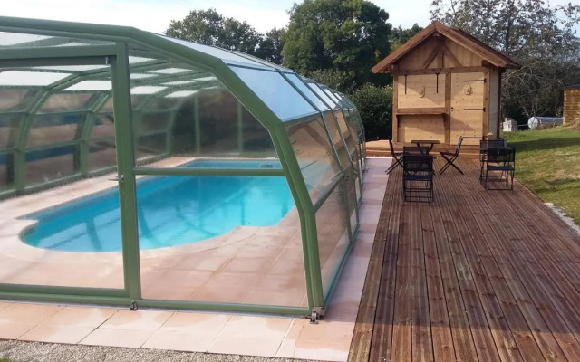 Hébergements Insolites en cabanes