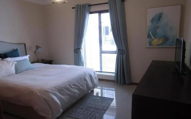 Luxury Spacious Executive Apartment