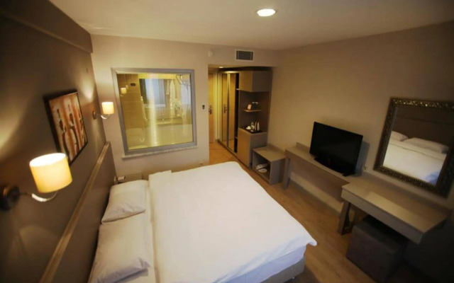 Zinos Hotel
