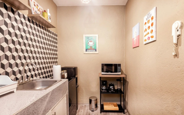 Bright & Stylish in Roma Condesa , Sleeps 7