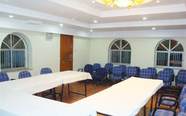 Hotel East Palace