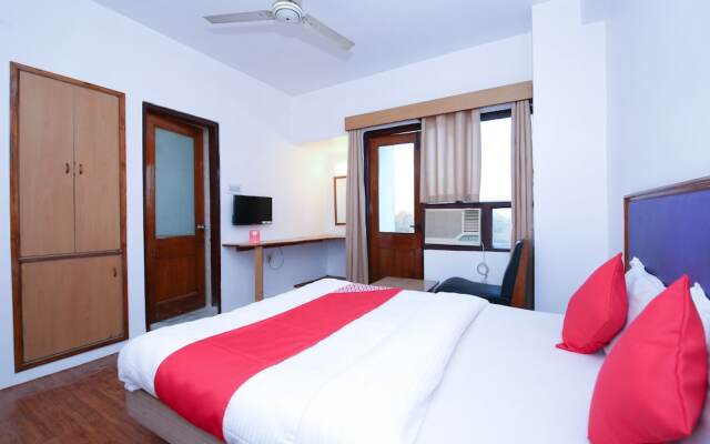 OYO 10606 Hotel Shriradha