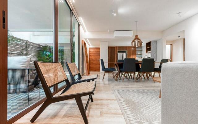 103 Cozy apartment with private terrace 2 br 2 ba