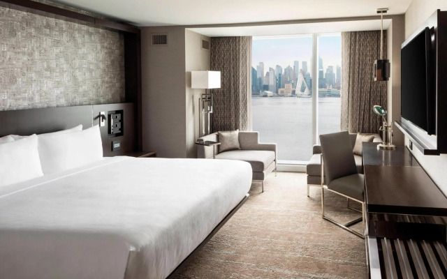 Envue, Autograph Collection