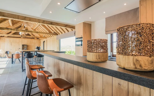 Chic Villa in Comines-warneton With Garden