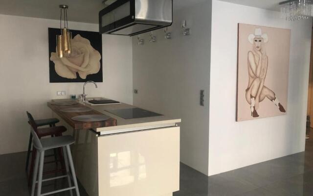 Luxurious 2 Bedroom Apartment Old City