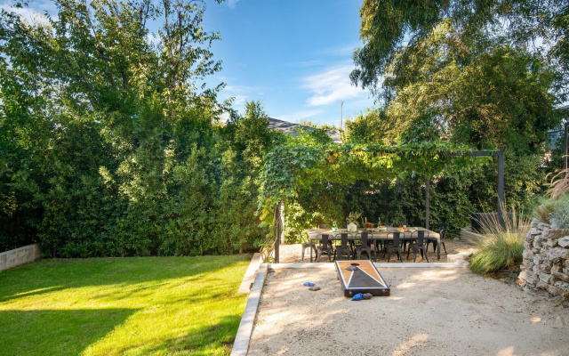 Silver Screen by Avantstay Luxe Backyard Escape