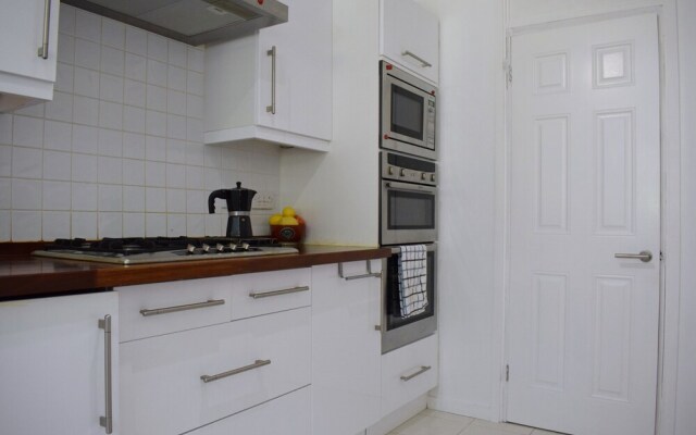 2 Bedroom Home in Angel