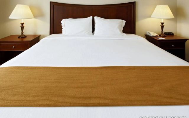 Holiday Inn Express & Suites Mansfield by IHG