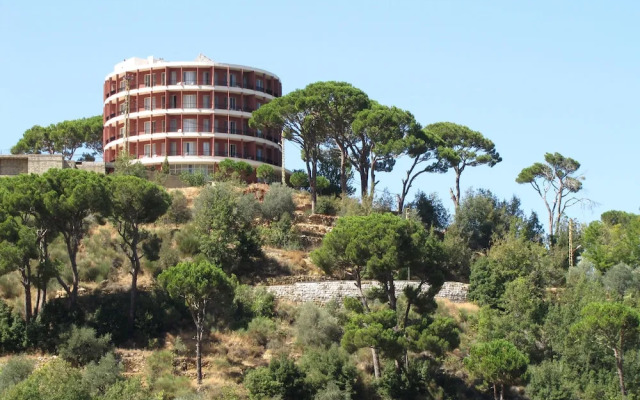 Douma Hotel