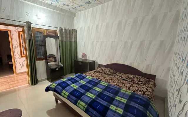 Goroomgo Maheshwari & Banquet Hall Tehri