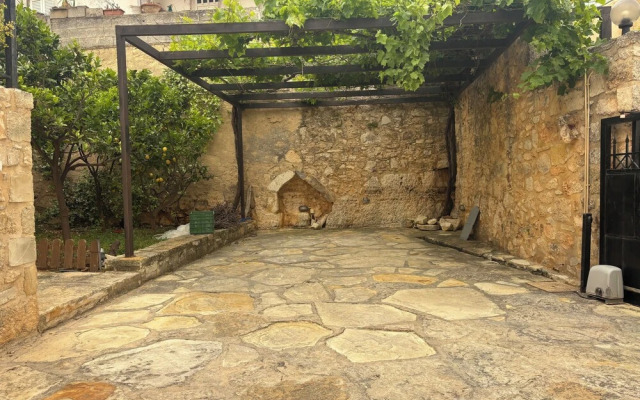 Electra Stone Suite