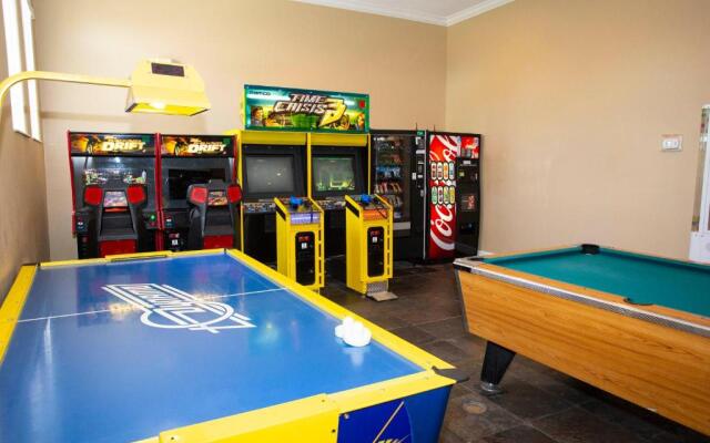 7 Bedroom Mansion Near Disney