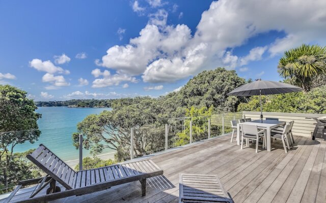Absolute Beachfront Oneroa