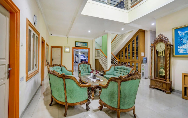 Hotel & Kost 37 by Oyo Rooms