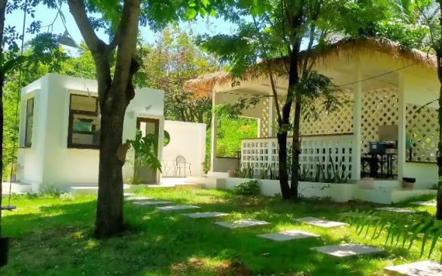 Smile Box Coffee & Resort