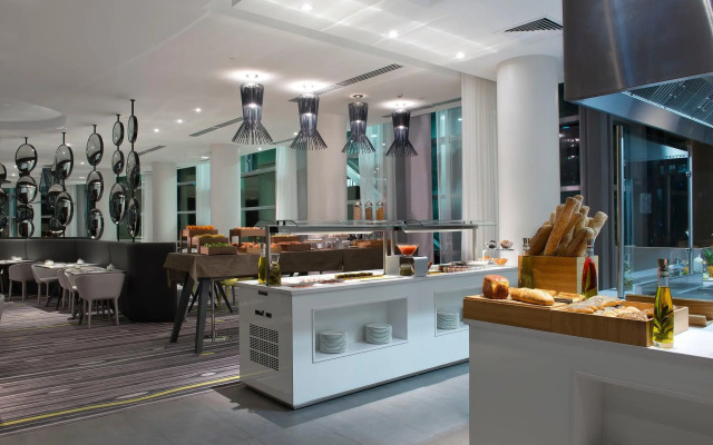 Melia Paris La Defense
