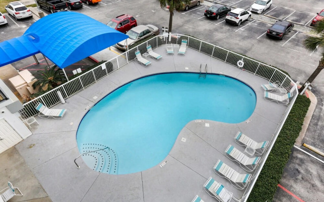 Island Sunrise Condos by Hosteeva