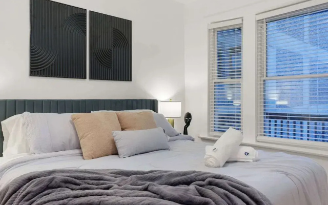 Lakeview 6bed 4bath by Wrigley Field