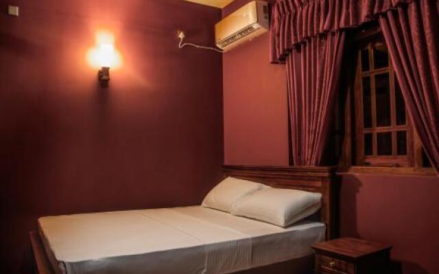 Manusath Holiday Inn