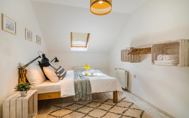 APTs in OLD TOWN PRAGUE by Michal&Friends